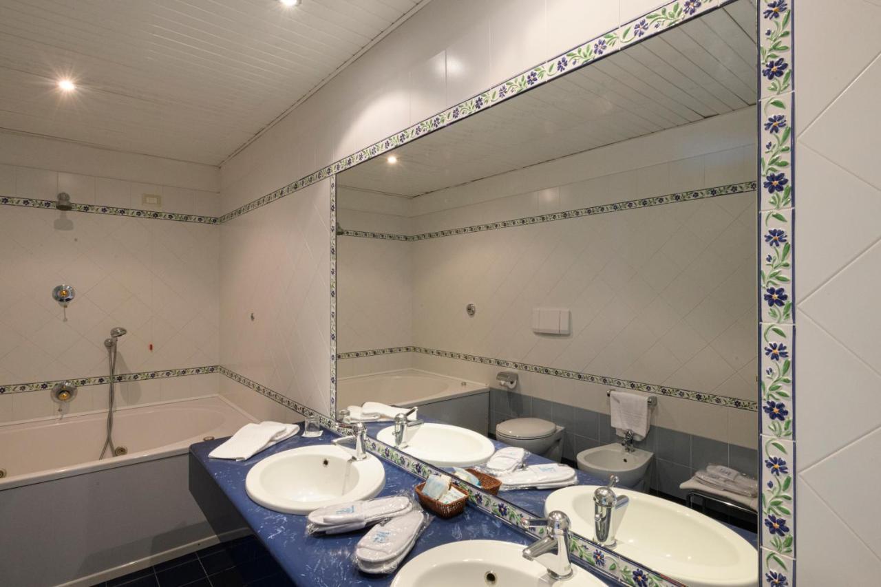 Astoria Hotel 4*