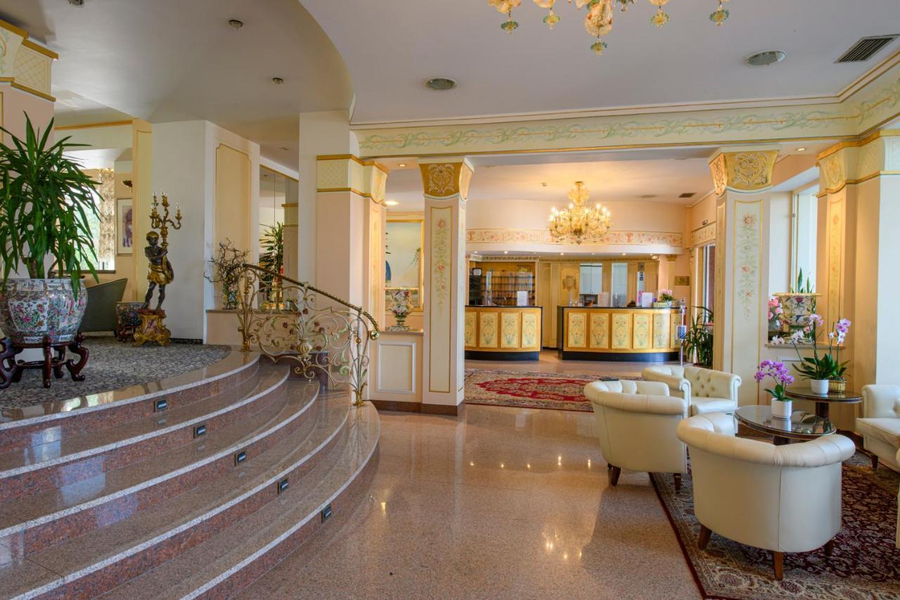 Hotel Astoria 4*