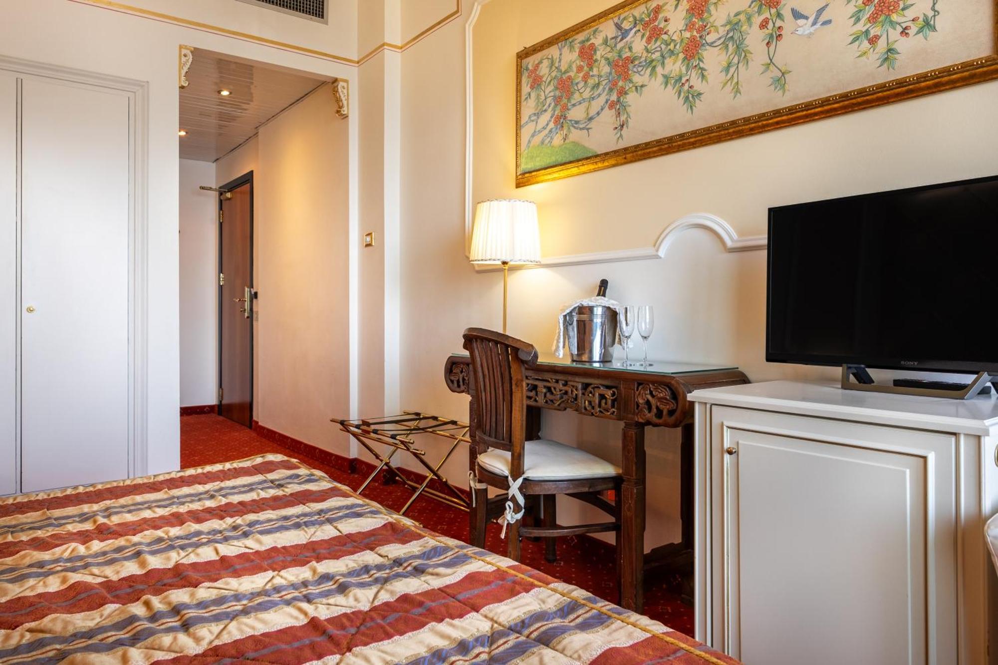 Astoria 4*